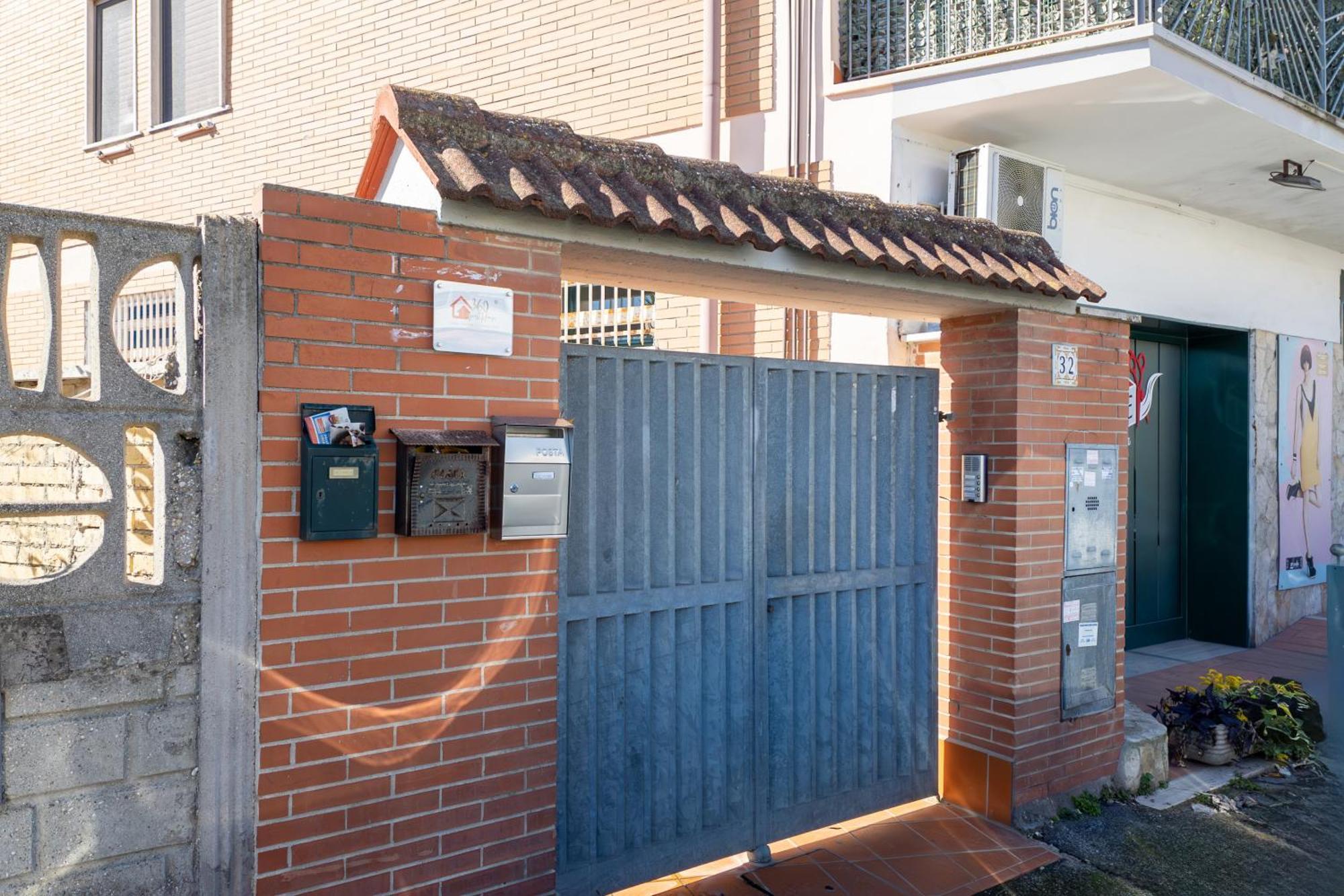 360 Guesthouse - Apartment With Terrace 菲乌米奇诺 外观 照片